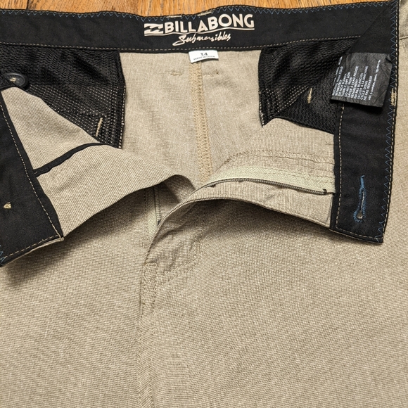 Billabong Tan Flat Front Men's Shorts - Picture 1 of 4